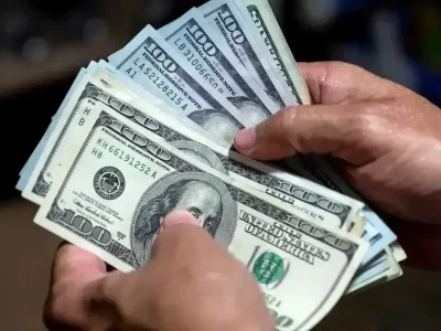 افزایش ناگهانی قیمت دلار و جهش ۲۴ هزار تومانی ارز در بازار آزاد
