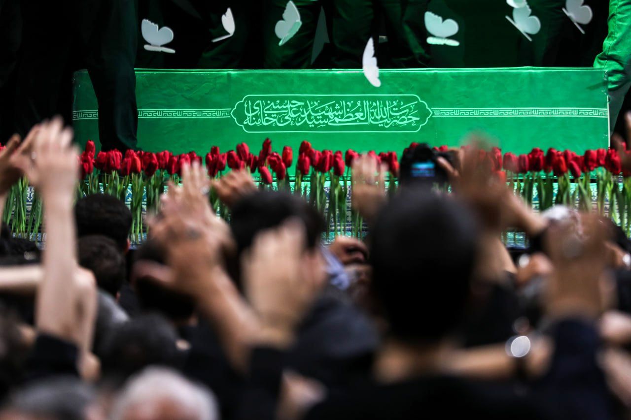 مراسم تشییع پیکر رهبر شهید انقلاب اسلامی آغاز شد