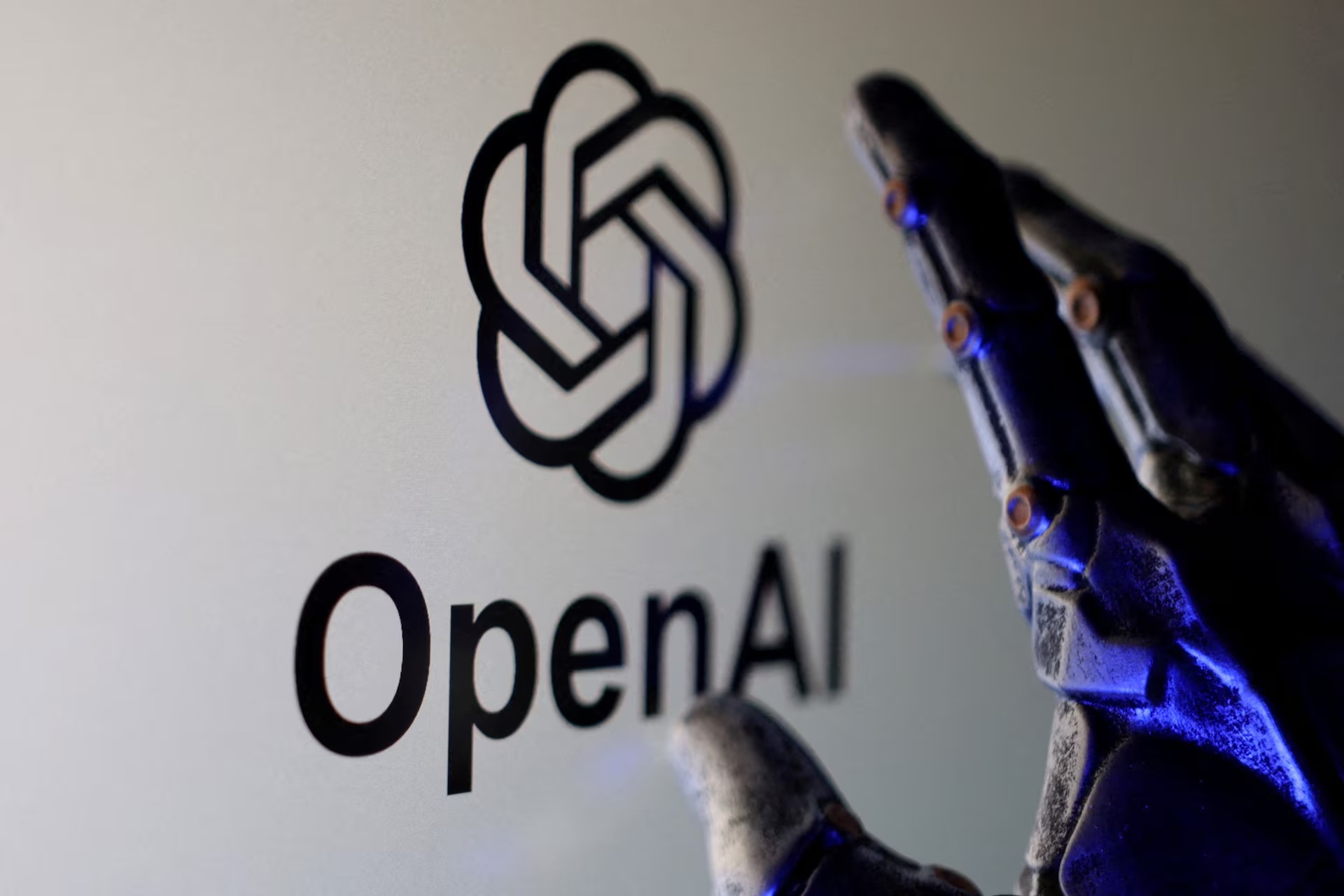 هوش مصنوعی خودمختار  OpenAI روزها آزادانه فعالیت کرد