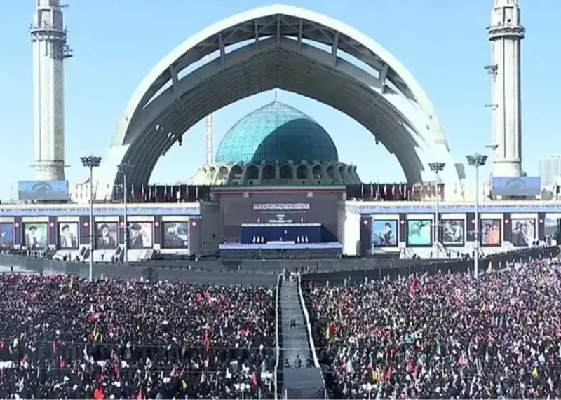 مراسم وداع با رهبر شهید در مصلای تهران